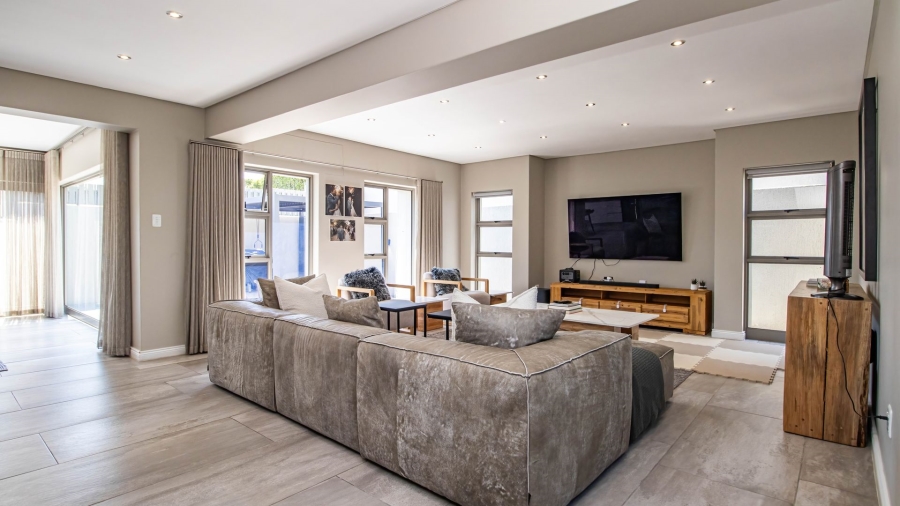 4 Bedroom Property for Sale in Oubaai Western Cape